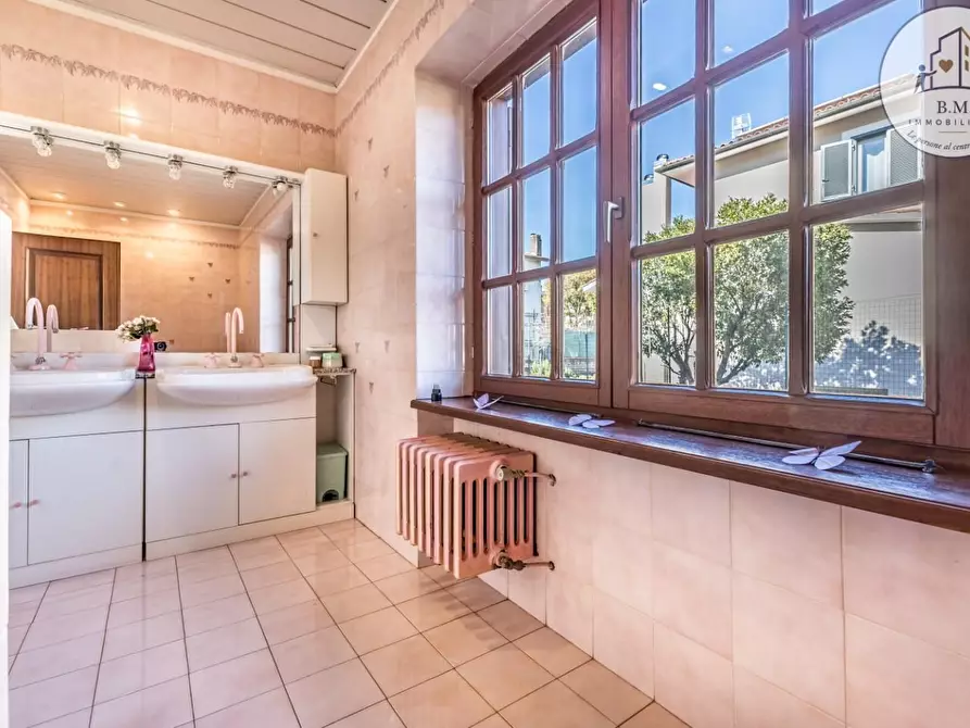 Immagine 29 di Villa in vendita  a Rignano Flaminio