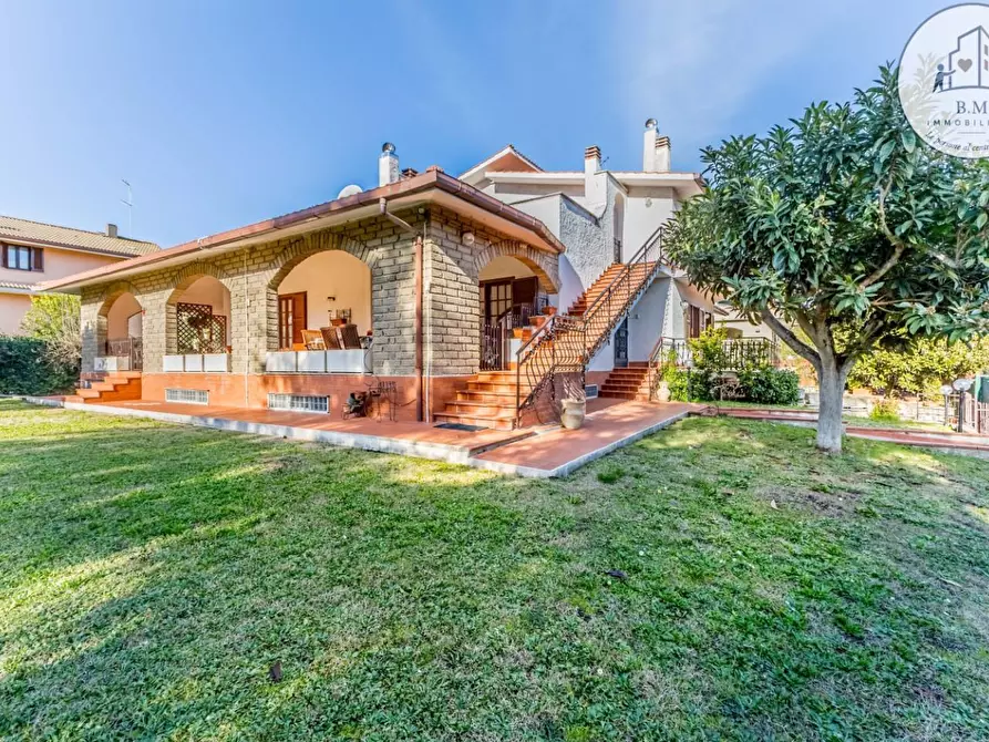 Immagine 50 di Villa in vendita  a Rignano Flaminio