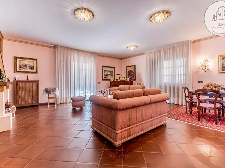 Immagine 11 di Villa in vendita  a Rignano Flaminio