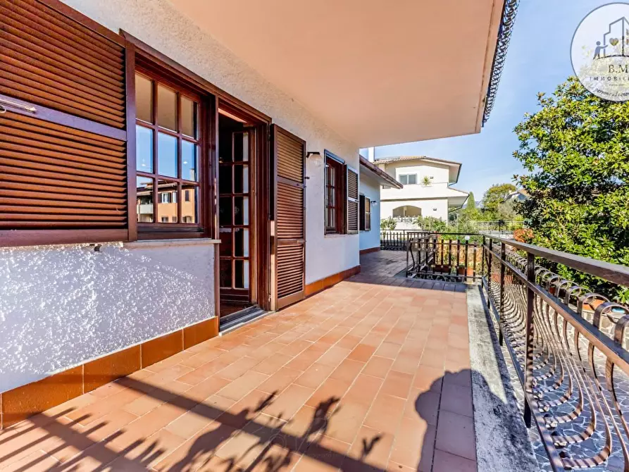 Immagine 19 di Villa in vendita  a Rignano Flaminio