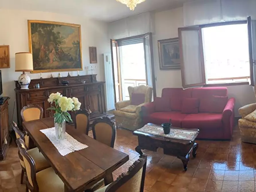Immagine 6 di Appartamento in affitto  a Viareggio