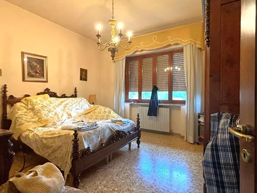 Immagine 13 di Villa in vendita  a Capannori