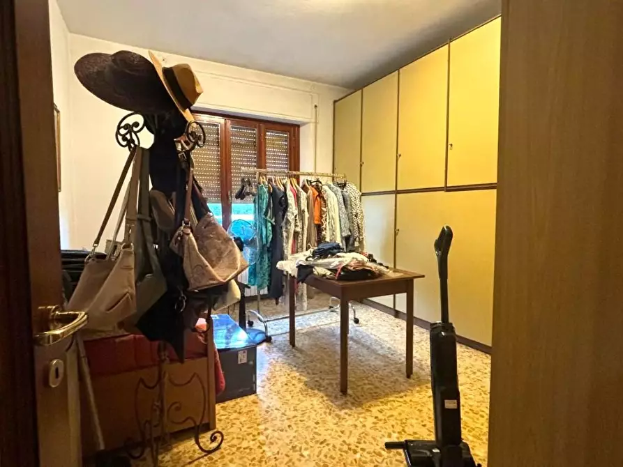 Immagine 12 di Villa in vendita  a Capannori