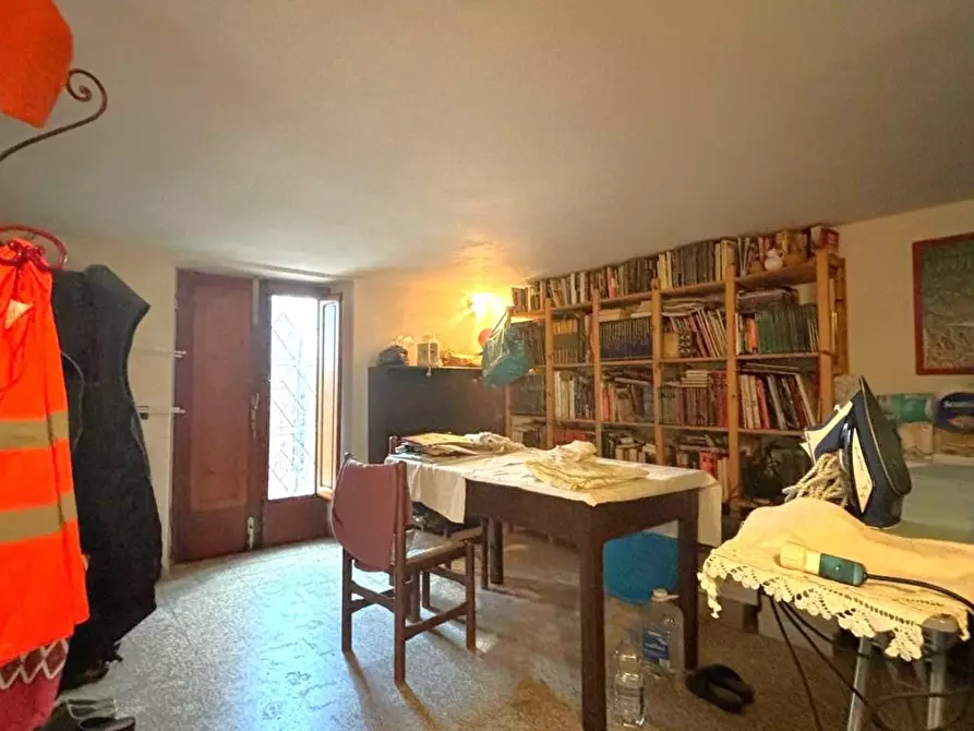 Immagine 20 di Villa in vendita  a Capannori