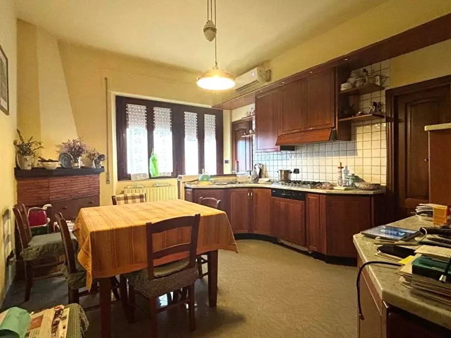 Immagine 9 di Villa in vendita  a Capannori