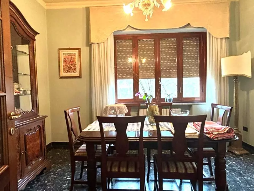 Immagine 4 di Villa in vendita  a Capannori