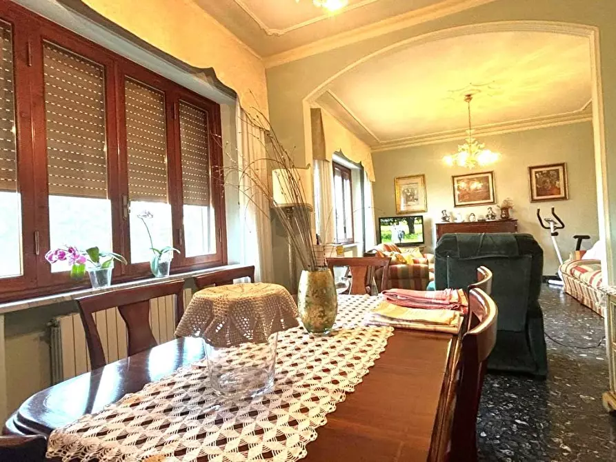 Immagine 5 di Villa in vendita  a Capannori