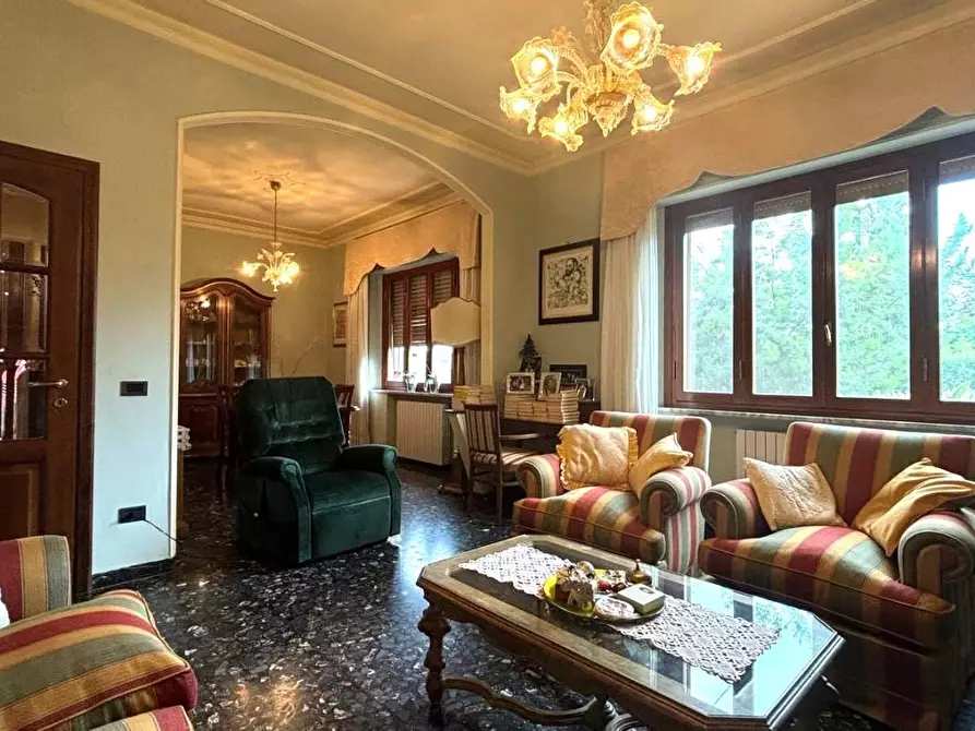 Immagine 8 di Villa in vendita  a Capannori