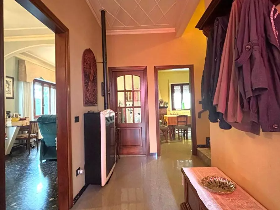 Immagine 3 di Villa in vendita  a Capannori