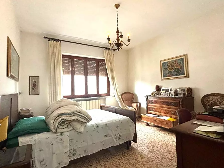 Immagine 17 di Villa in vendita  a Capannori