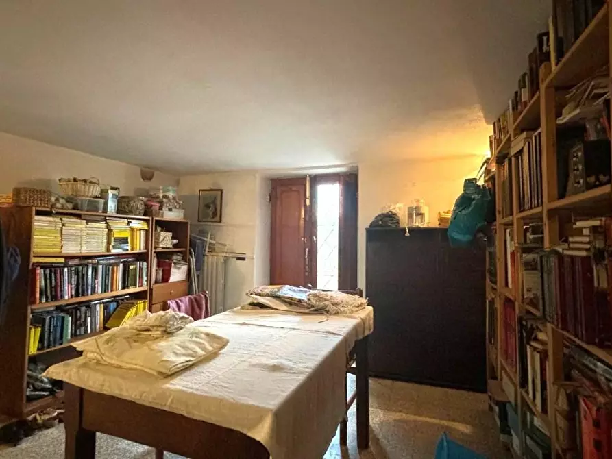 Immagine 21 di Villa in vendita  a Capannori