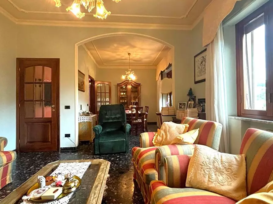 Immagine 7 di Villa in vendita  a Capannori