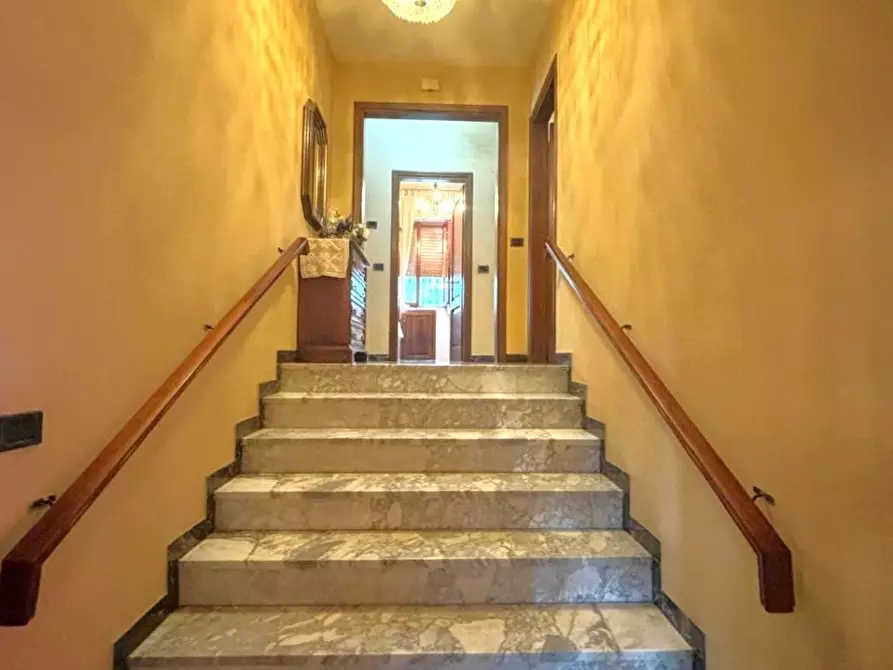 Immagine 11 di Villa in vendita  a Capannori
