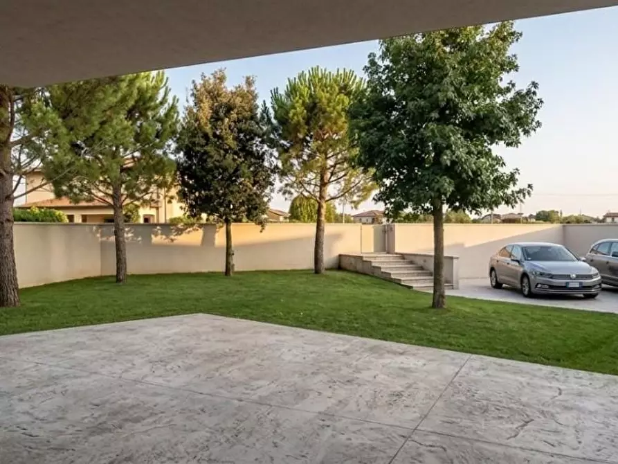 Immagine 2 di Casa bifamiliare in vendita  a Pisa