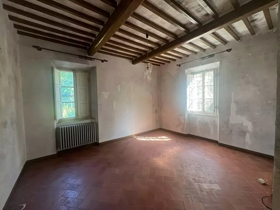 Immagine 13 di Villa in vendita  a Capannori