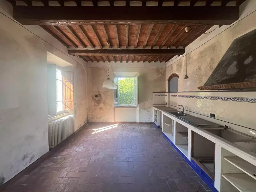 Immagine 7 di Villa in vendita  a Capannori