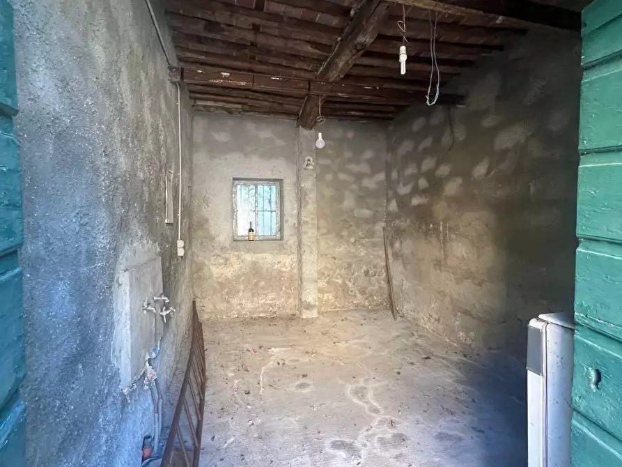 Immagine 43 di Villa in vendita  a Capannori