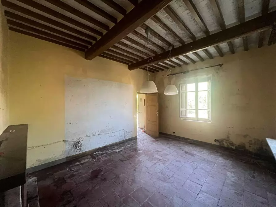 Immagine 27 di Villa in vendita  a Capannori