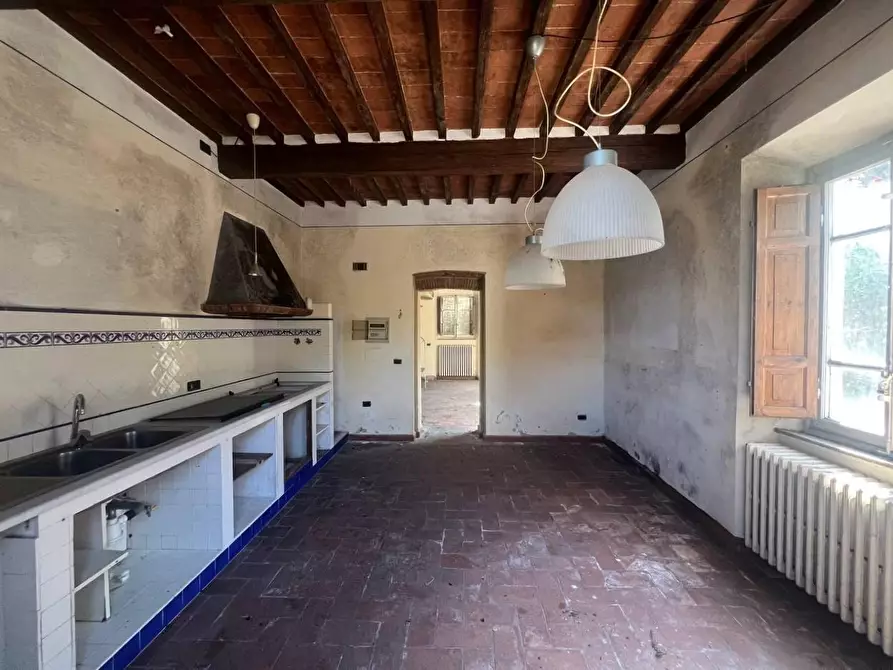 Immagine 6 di Villa in vendita  a Capannori