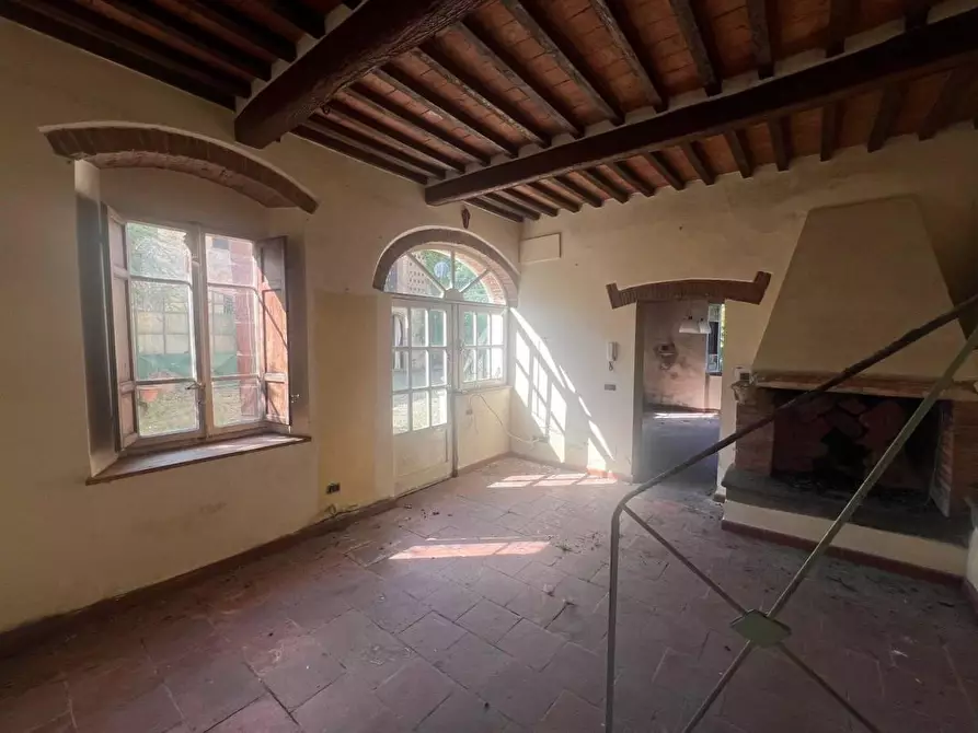 Immagine 9 di Villa in vendita  a Capannori