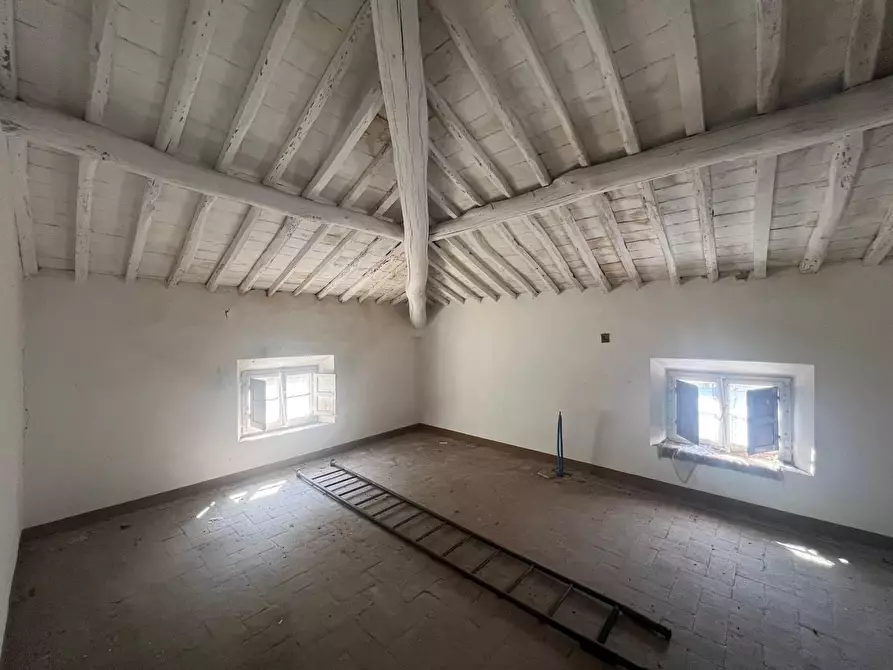Immagine 30 di Villa in vendita  a Capannori