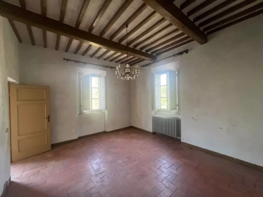 Immagine 18 di Villa in vendita  a Capannori