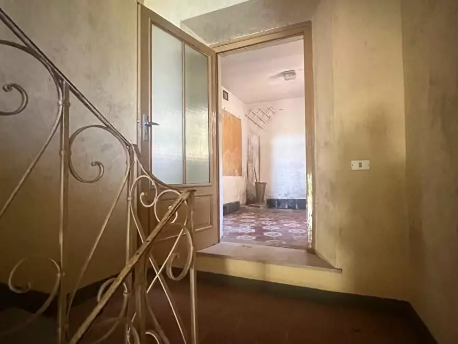 Immagine 21 di Villa in vendita  a Capannori