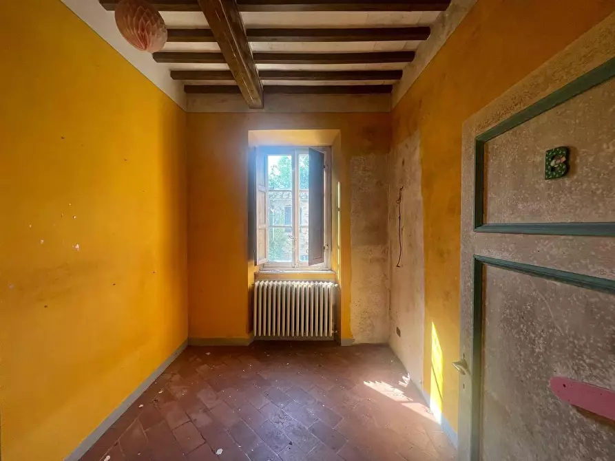 Immagine 34 di Villa in vendita  a Capannori