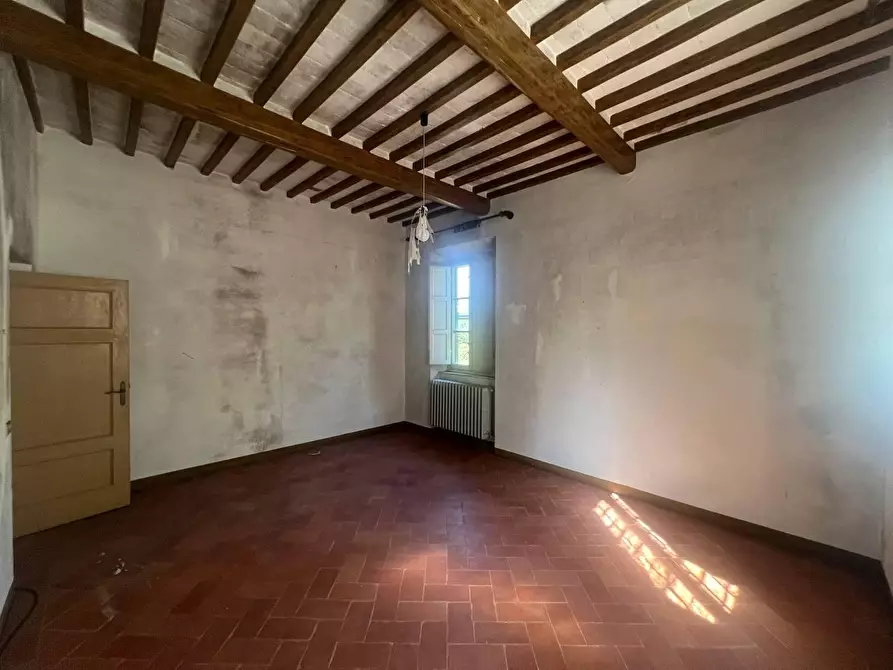 Immagine 12 di Villa in vendita  a Capannori