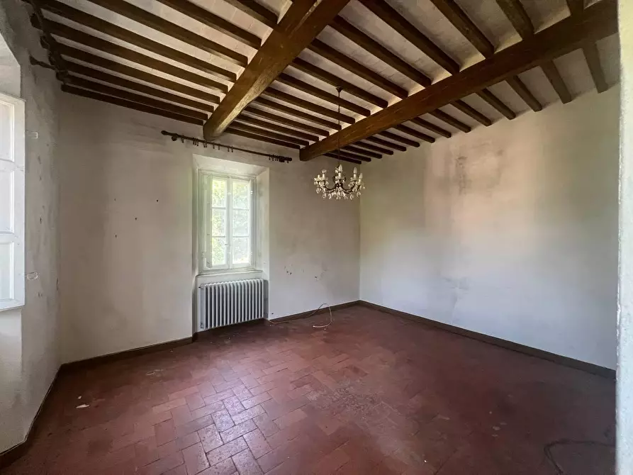 Immagine 17 di Villa in vendita  a Capannori