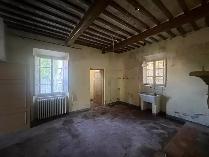 Immagine 23 di Villa in vendita  a Capannori