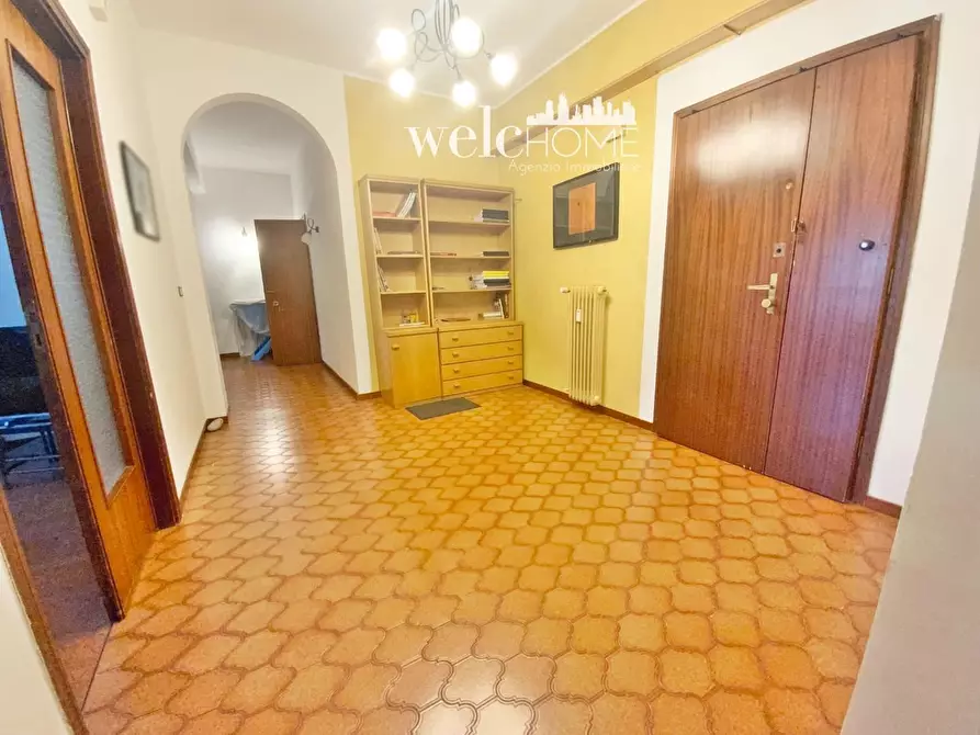 Immagine 2 di Appartamento in vendita  a Prato