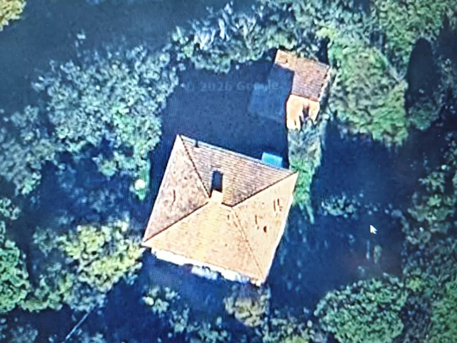Immagine 1 di Villa in vendita  a Pisa