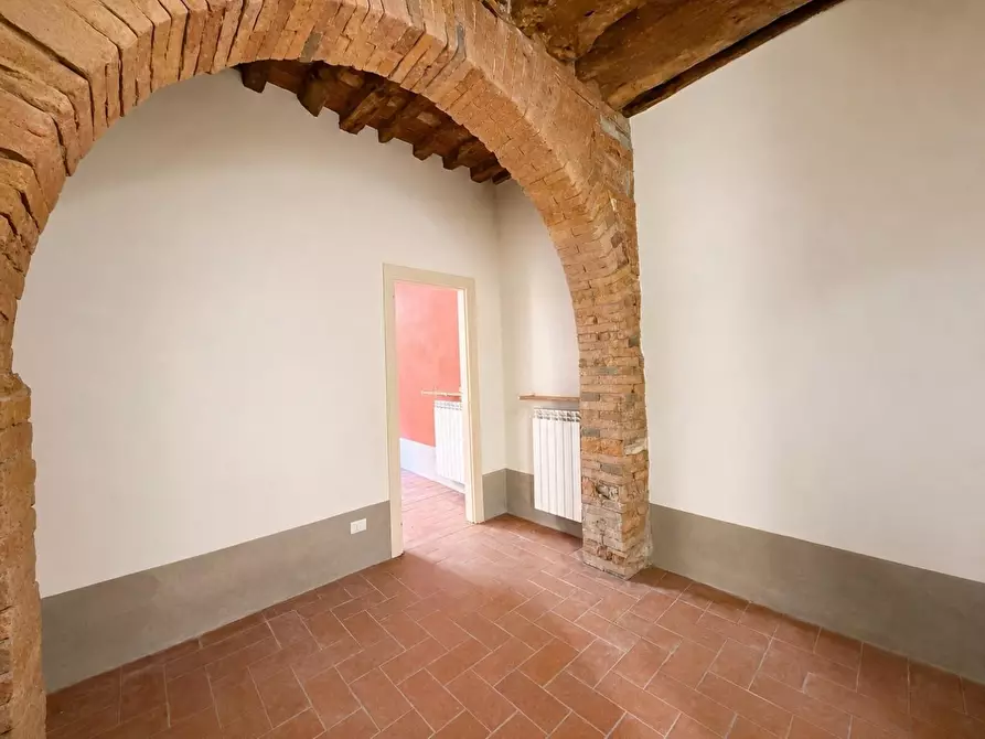 Immagine 22 di Appartamento in vendita  a Lucca