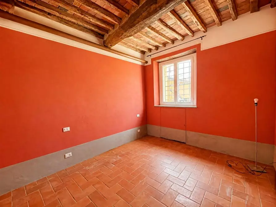 Immagine 20 di Appartamento in vendita  a Lucca