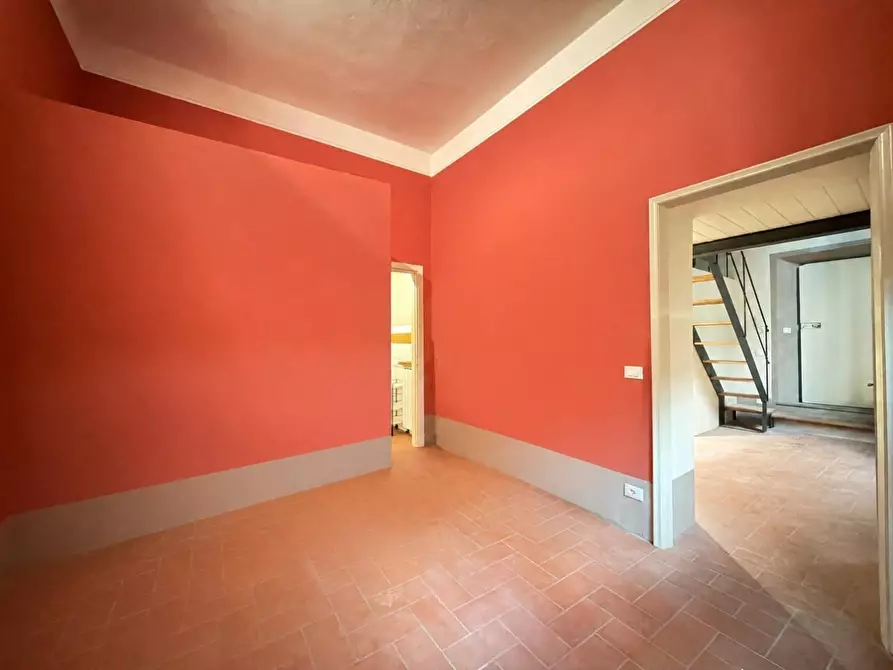 Immagine 4 di Appartamento in vendita  a Lucca