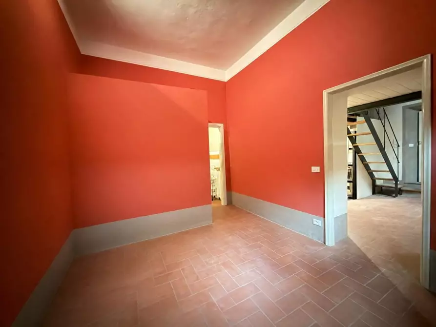 Immagine 18 di Appartamento in vendita  a Lucca