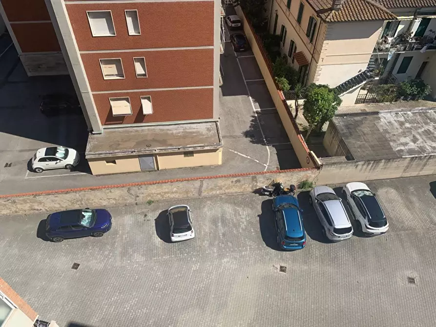 Immagine 9 di Appartamento in vendita  a Livorno