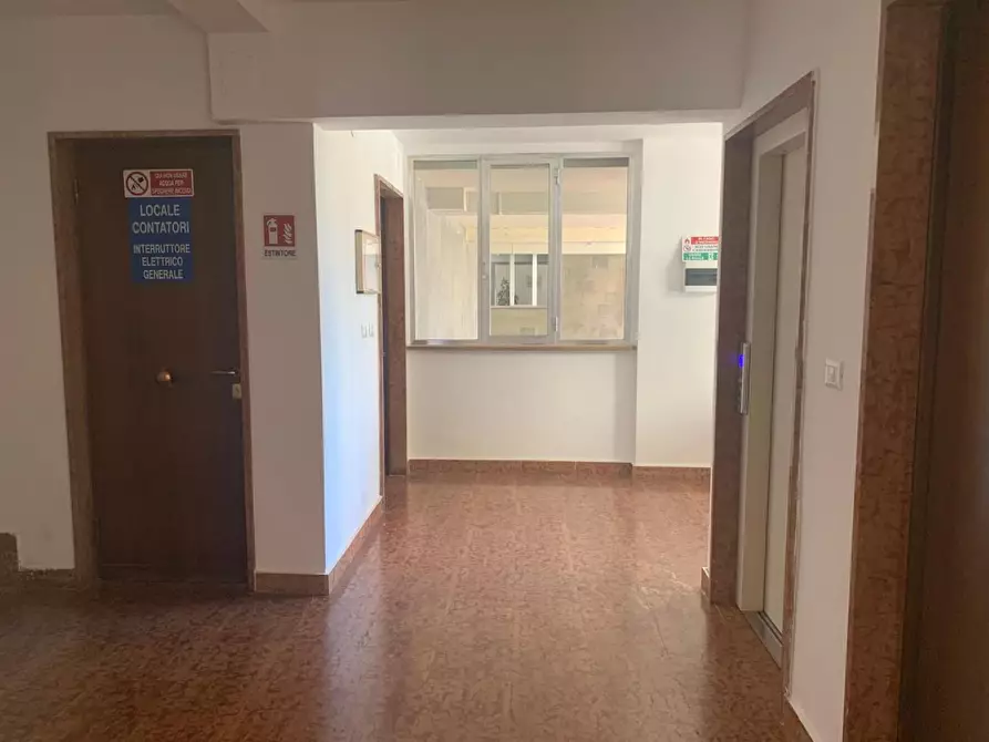 Immagine 2 di Appartamento in vendita  a Livorno
