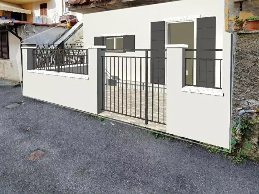 Immagine 1 di Appartamento in vendita  a Massa
