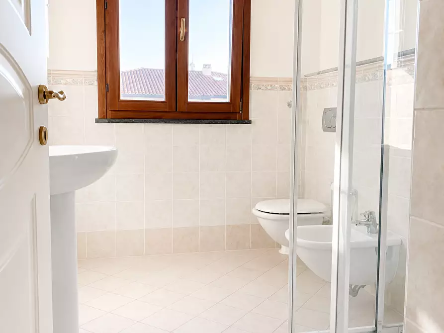 Immagine 8 di Casa bifamiliare in vendita  a San Giuliano Terme