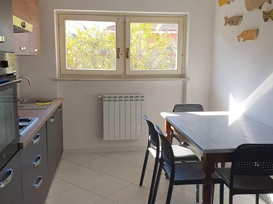 Immagine 4 di Appartamento in vendita  a Carrara
