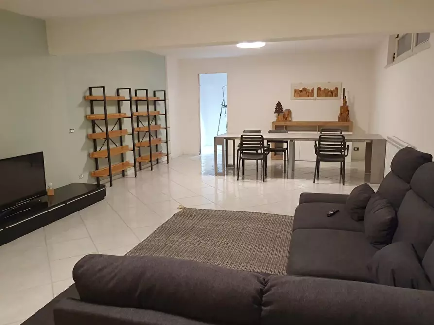 Immagine 10 di Appartamento in vendita  a Carrara