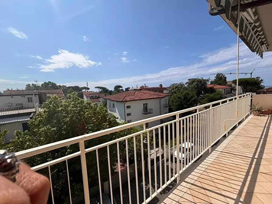 Immagine 3 di Appartamento in vendita  a Massa