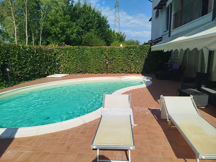 Immagine 8 di Villa in vendita  a Cascina