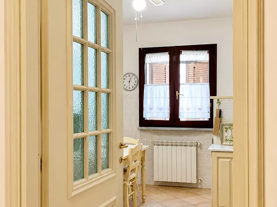 Immagine 4 di Appartamento in vendita  a Carrara