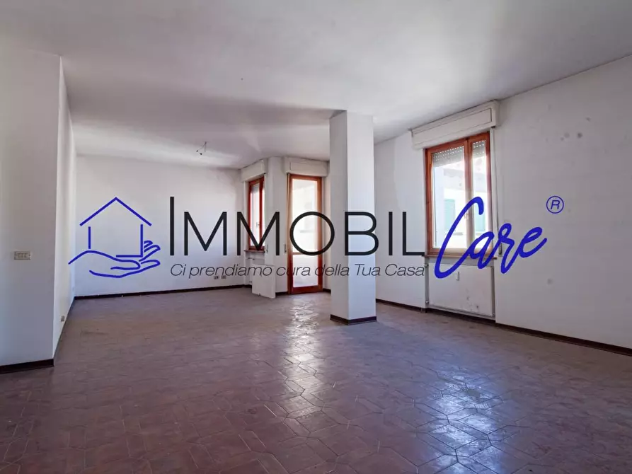 Immagine 2 di Appartamento in vendita  a Livorno