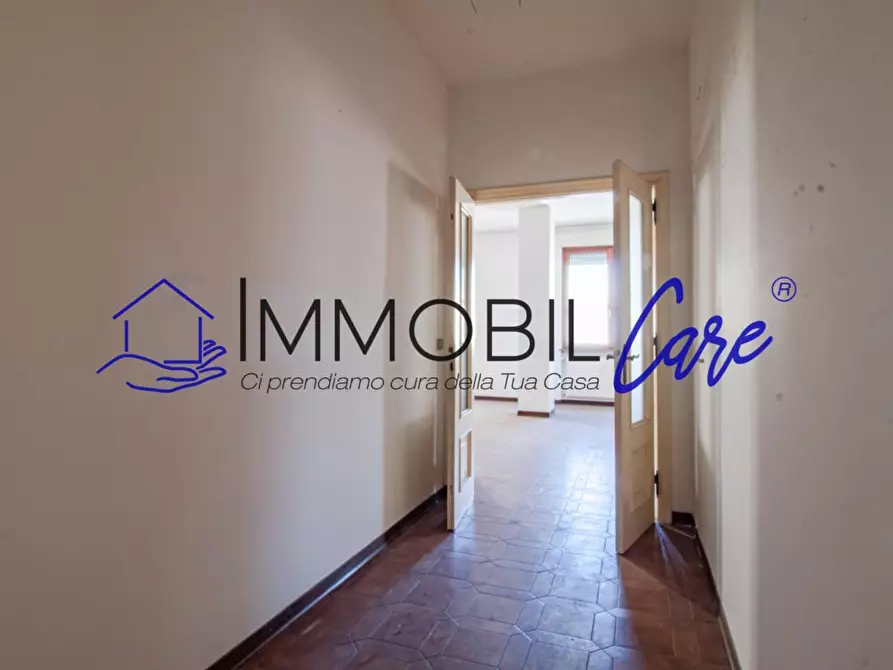Immagine 8 di Appartamento in vendita  a Livorno