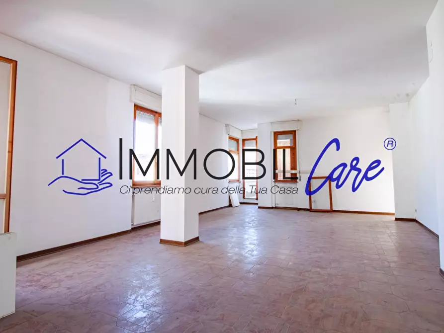 Immagine 5 di Appartamento in vendita  a Livorno