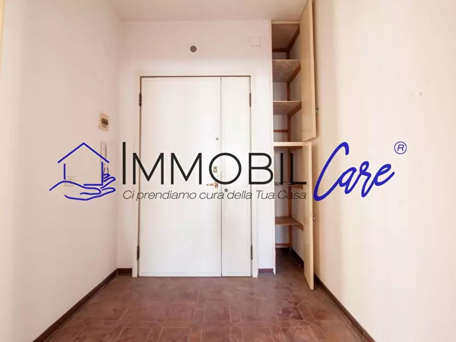 Immagine 13 di Appartamento in vendita  a Livorno